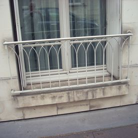 Défense métallique de fenêtre