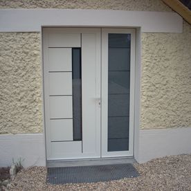 Porte d'entrée en PVC