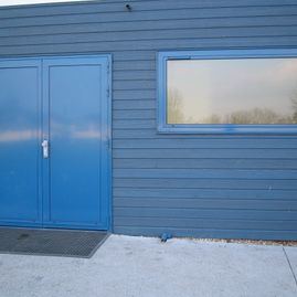 Portes&Fenêtre-Tribunes du stade Biancotto à Conflans Sainte Honorine (78)