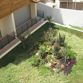 Balcon avec garde corps et rampe métallique